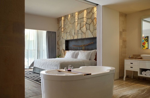 North Legian Hotel | Spacious Modern Suite with Free Minibar Items (T Sand Suite34)