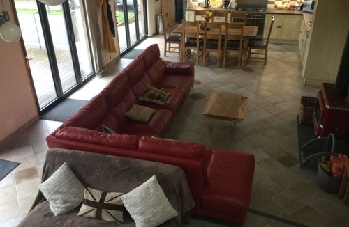 Lancieux House | Spacious Modern Timber Framed House in Quiet Area Close to beaches with Hot tub