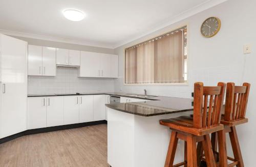 Nelson Bay House | Spacious Modern Walk to the Beach