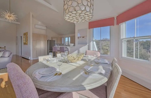 Monomoy House | Spacious Monomoy Gem