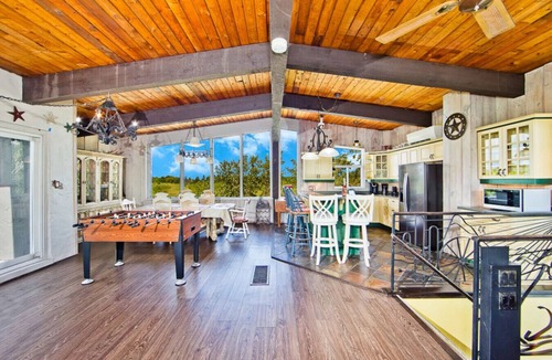 The Blue Mountains Ski Chalet | Spacious Mountain-View Chalet | Walk to BM | Spa