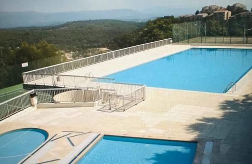 Mougins Apartment | Spacious Mougins apartment