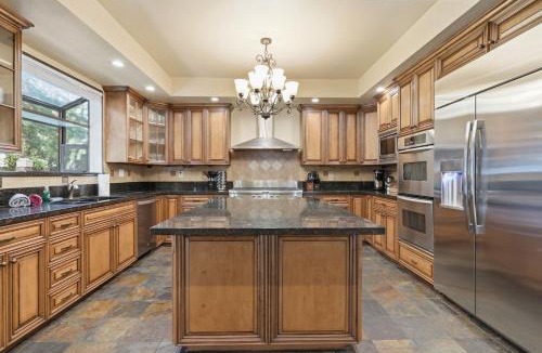 Pine Mountain Club Villa | Spacious Mountain Getaway Game Room & Gazebo