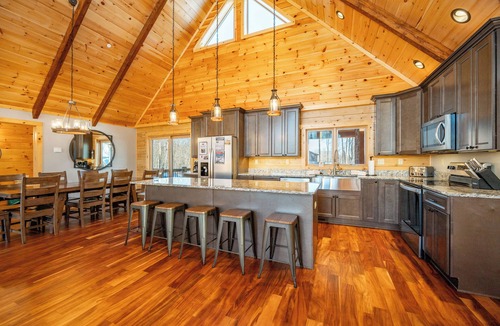 McHenry House | Spacious Mountain Lodge w/Hot Tub & Fire Pit