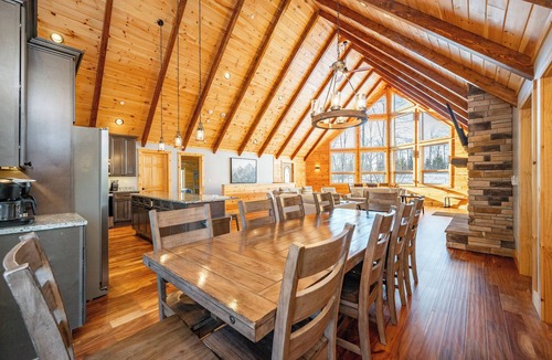 McHenry House | Spacious Mountain Lodge w/Hot Tub & Fire Pit