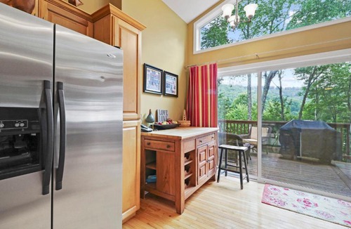 Beech Mountain House | Spacious Mtn Home Close to Slopes Escape Heat