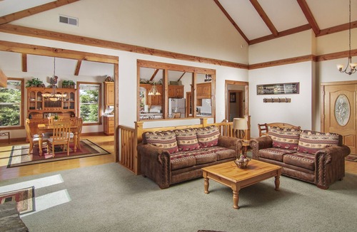 Lake Arrowhead House | Spacious Multi-Family Getaway w/ 3 Decks ~ Pool Table ~ Bunk Room ~ A/C