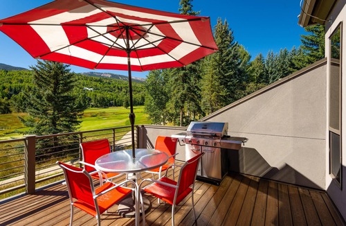 Snowmass Village House | Spacious Multi-Level Townhome W/Deck, Views! Grill, Garage, Large Balcony! On Free Shuttle Route