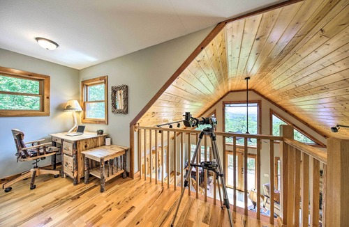 Indian Rock Springs Cabin | Spacious Murphy Chalet w/Hot Tub: Mtn Views!