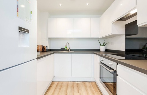 St. Mary's Park Apartment | | Spacious n' Modern One Bed Riverside Apartment |