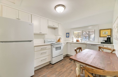 Naples Cottage | Spacious Naples Vacation Rental w/Private Hot Tub