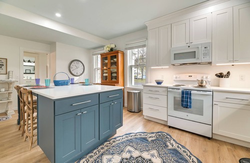Naples Cottage | Spacious Naples Vacation Rental w/Private Hot Tub