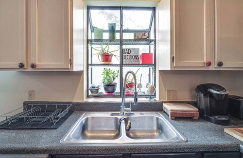 Donelson House | Spacious Nashville Retreat w/Yard: WFH Friendly!