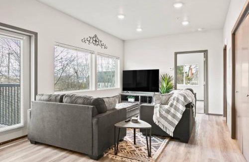 South Perry District Apartment | Spacious NEW 2 bed 2 bath apt by Downtown Spokane