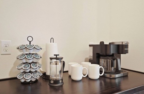 Lodi House | Spacious New 5BR Near Wineries