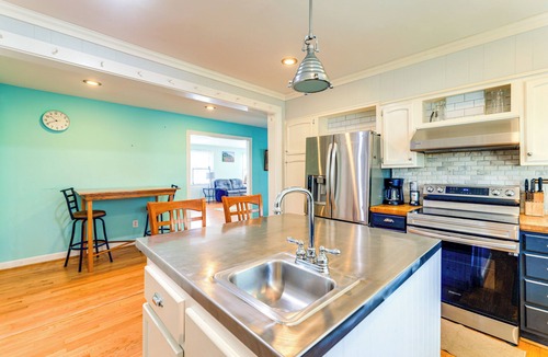 New Bern House | Spacious New Bern Home w/Yard: 2 Mi to Riverfront
