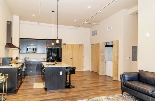 Burlington Apartment | Spacious New & Clean 2 BR Heart of Downtown! 301S