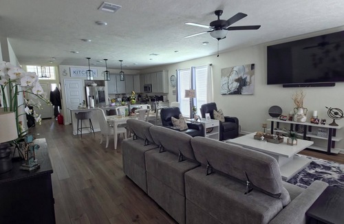 College Station House | "Spacious New Home Min from A&M. Relax with the Fam. in This Cozy 3-BR Getaway"