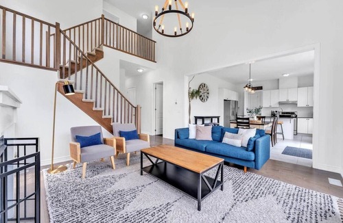 Carrying Place House | Spacious & New Prince Edward County Family Home