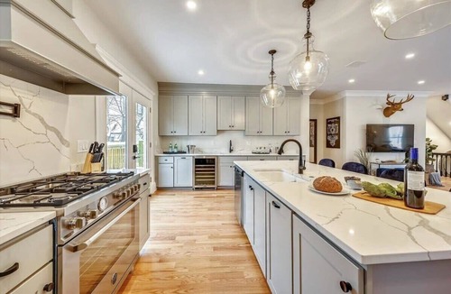 Upham's Corner House | Spacious, New Renovation | Near T