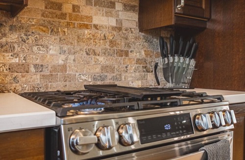 Aldershot House | Spacious, Newly Renovated, Centrally Located | TMH