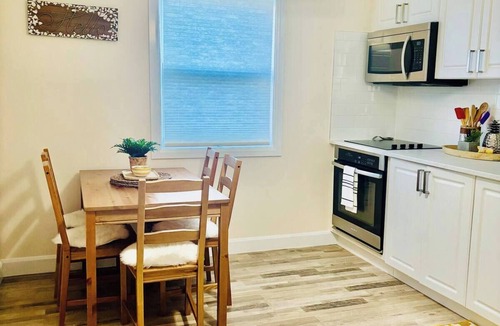 Niagara Falls House | Spacious Niagara Escape 3 BR Private Backyard