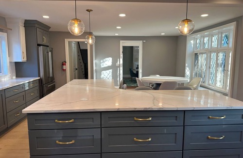 Orange House | Spacious NJ Home! - Direct Train To NYC! - XLarge Driveway Fits Multiple!