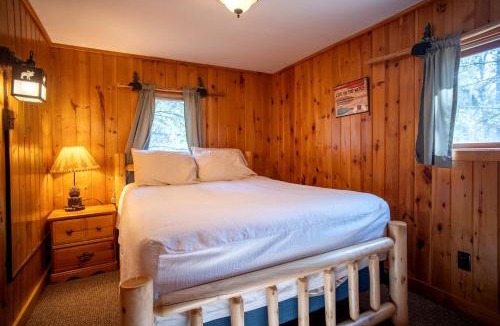 Babbitt House | Spacious Northwoods Cabin with Vaulted Ceilings & Stone Fireplace Near Babbitt, Minnesota