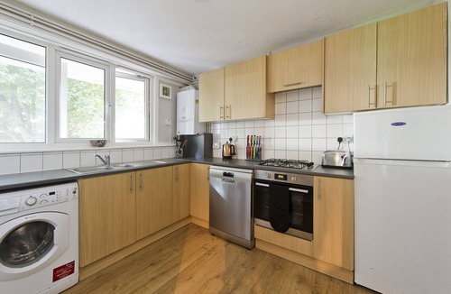 Notting Dale Apartment | Spacious Notting Hill Flat