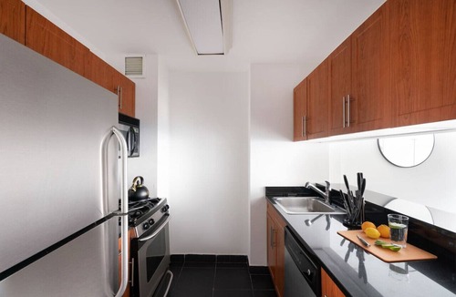 Financial District Apartment | Spacious NYC Home Fast Elevators Gym access