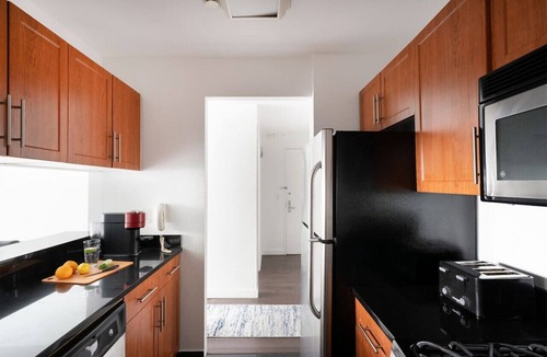 Financial District Apartment | Spacious NYC Home Fast Elevators Gym access