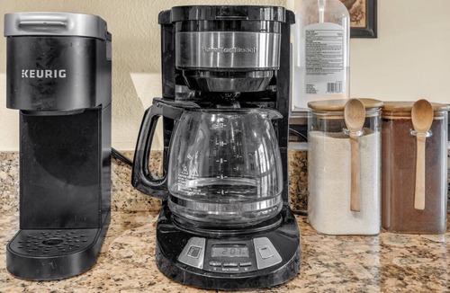 Sonoma House | Spacious Oasis Hot Tub Backyard Garden 3BR/2BA