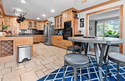Richmond House | Spacious Oasis on Monument Ave | Pool NOW OPEN
