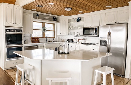 Hulbert Cabin | Spacious Oasis! On the lake, amazing sunsets!