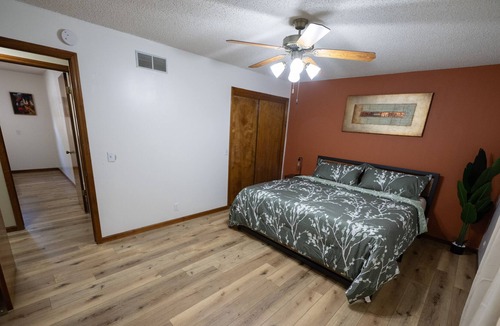 Emporia House | Spacious Oasis with Cozy Lounge Near ESU