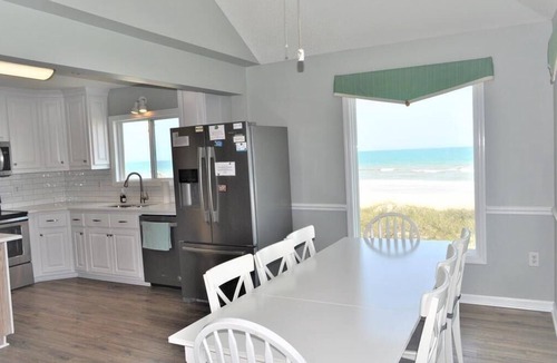 Ocean Ridge House | Spacious Oceanfront Retreat – A Coastal Gem for Families & Friends