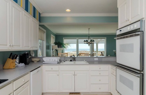 Shell Island House | Spacious Oceanfront Home w Private Beach Access