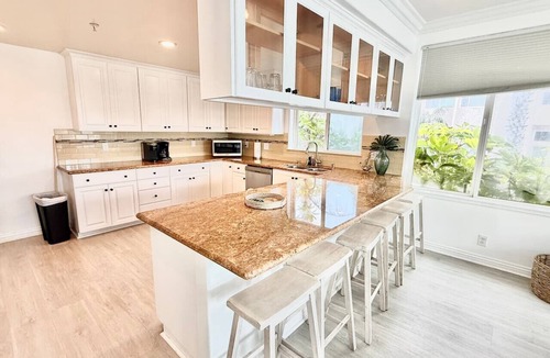 South Oceanside House | Spacious Ocean View House w/Beach View Roof Deck