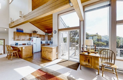 South Beach House | Spacious oceanfront home with free WiFi, and wrap-around deck