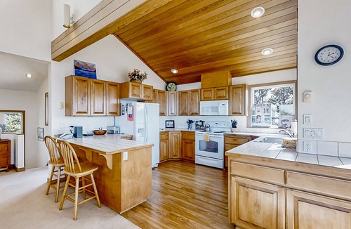 South Beach House | Spacious oceanfront home with free WiFi, and wrap-around deck