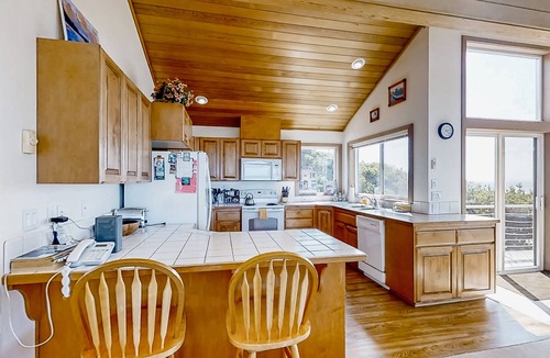 South Beach House | Spacious oceanfront home with free WiFi, and wrap-around deck