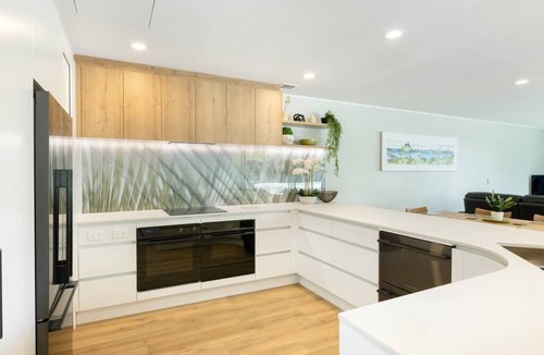 Mount Maunganui Apartment | Spacious Oceanside Oasis