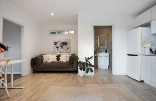 Collaroy House | Spacious Oceanview Escape with Pool & Cabana