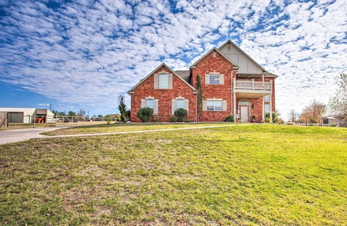 Wheatland House | Spacious Oklahoma Country Estate on 2 Acres!