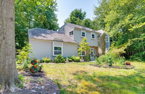 Wickatunk House | Spacious Old Bridge Home ~ 10 Mi to Jersey Shore!