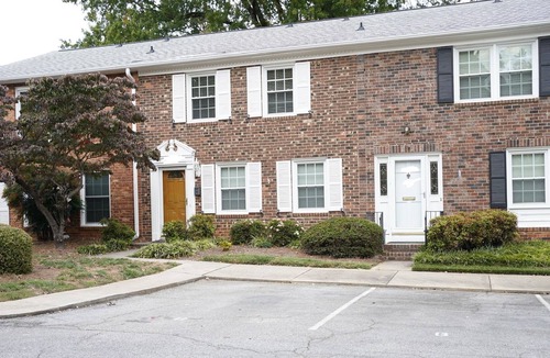 Greensboro House | Spacious on Battleground + pool