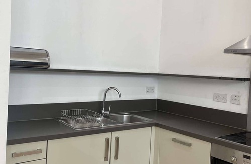 City Centre Glasgow Apartment | Spacious One Bed Flat next to central station