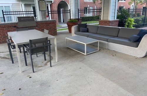 College Park Apartment | Spacious one bed/one bath apartment in The Woodlands, TX