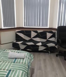 Walsall Apartment | Spacious one bedroom flat w/parking