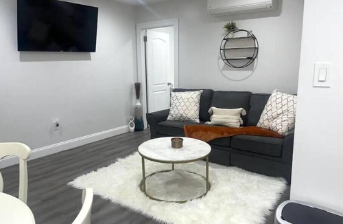 Castle Hill Apartment | Spacious one Bedroom apt *No cleaning fee*